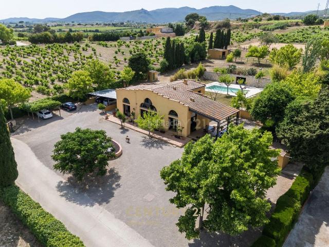 Casa en venta en Castellví de la Marca. Encantadora Masia en Castellví de la Marca, Barcelona. Casas Castellví de la.