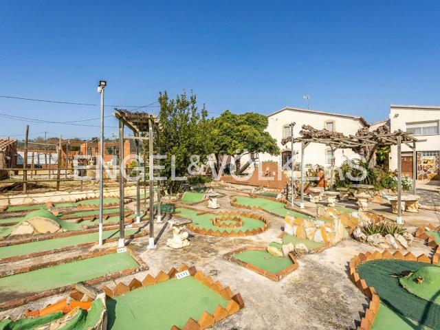 Casa en venta en Castellví de la Marca. Masía catalana única con espacio, tranquilidad y patrimonio en el Penedès. Casas Castellví de la.