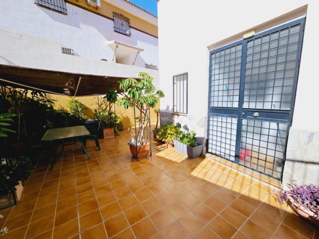 Casa en venta en Castell de Ferro. Estupenda casa unifamiliar en Castell de Ferro a pocos minutos de la playa. Casas Castell de.
