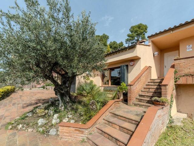 Casa en venta en Castellar del Vallès, Airesol. Casa 5 habitaciones dobles a 4 vientos. Casas Castellar del.