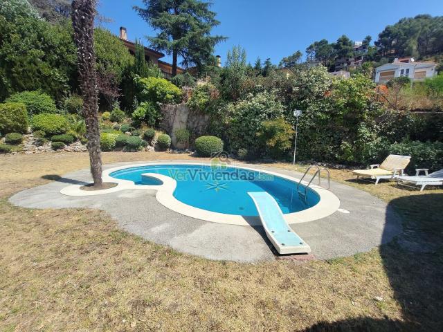 Casa en venta en Castellar del Vallès, Airesol. Espectacular casa con piscina. Casas Castellar del.