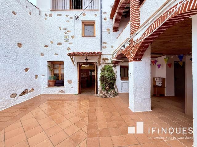 Casa en venta en Castellar del Vallès, Poble Casc Antic. ESPECTACULAR Y EMBLEMÁTICA MASÍA EN CASCO ANTIGUO. Casas Castellar del.