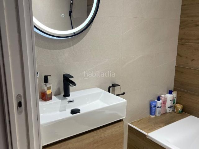 Casa en venta en Castellbisbal. Casa de pueblo adosada en el centro de Castellbisbal. Casas.