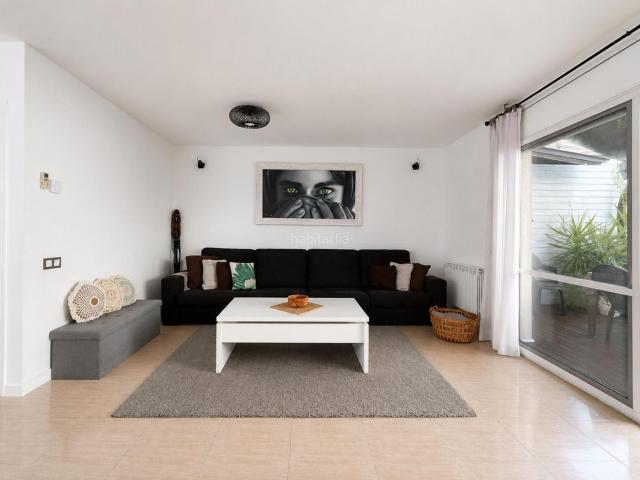 Casa en venta en Castellbisbal. Casas.