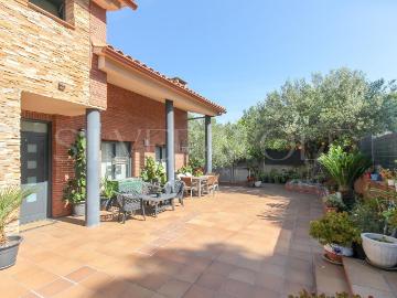 Casa en venta en Castellbisbal. AROMA A HOGAR. Casas.
