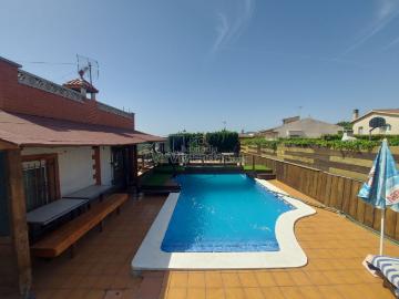 Casa en venta en Castellbisbal. Bonita casa con piscina. Casas.