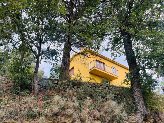 Casa en venta en Castellcir. CASA EN VENDA, VIU AMB COMODITAT. Casas.