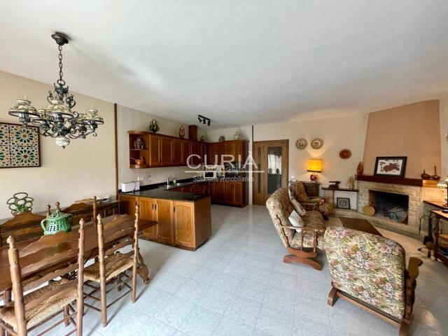Casa en venta en Castelldans. Casa en venta en Castelldans con patio de 50m. Casas.