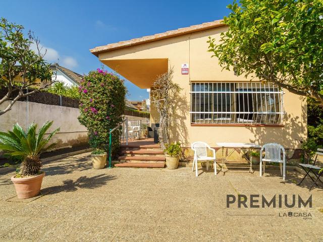 Casa en venta en Castelldefels, Can Bou. Casa o chalet en venta en Can Bou. Casas.