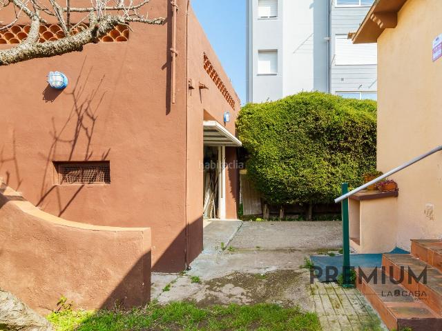 Casa en venta en Castelldefels, Can Bou. Casa de 110 m2 con jardín, terraza y parking espacio y calidad de vida. Casas.