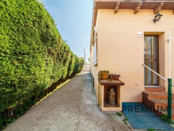 Casa en venta en Castelldefels, Can Bou. CASA EN EXCELENTE ESTADO EN CAN BOU. Casas.