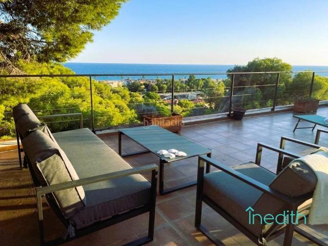 Casa en venta en Castelldefels, Bellamar. Bonita casa en urbanización exclusiva de Castelldefels, con vistas al mar y a la naturaleza. Casas.