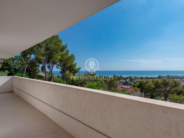 Casa en venta en Castelldefels, Bellamar. Espectacular villa de excelente construcción a la venta en la mejor zona de Castelldefels. Casas.