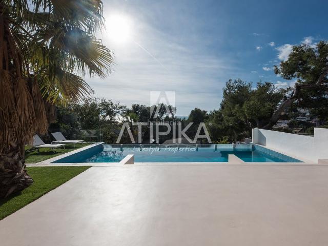 Casa en venta en Castelldefels, Bellamar. Exclusiva villa de ensueño con vistas frontales al mar en Bellamar. Casas.