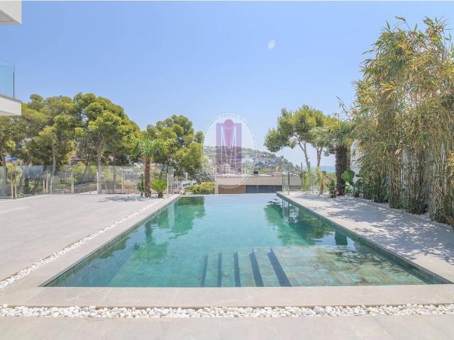 Casa en venta en Castelldefels, Bellamar. UNA RESIDENCIA EXTRAORDINARIA.CADA DIA COMIENZA CON EL AZUL DEL MAR. Casas.