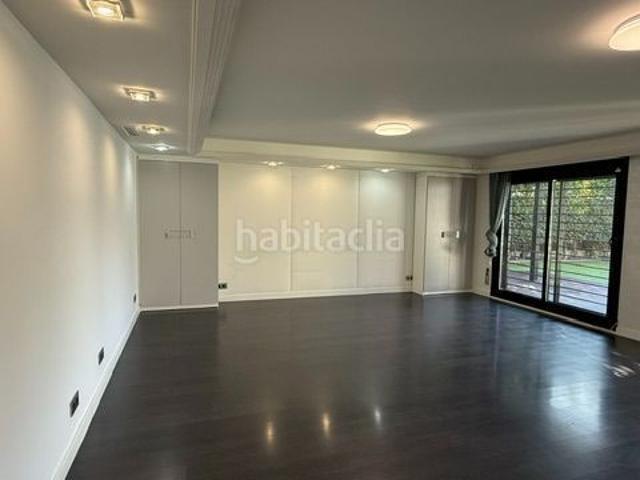 Casa en venta en Castelldefels, Montmar. CASA OBRA SEMINUEVA CON VISTAS AL MAR EN ZONA MONTEMAR RESIDENCIAL. Casas.