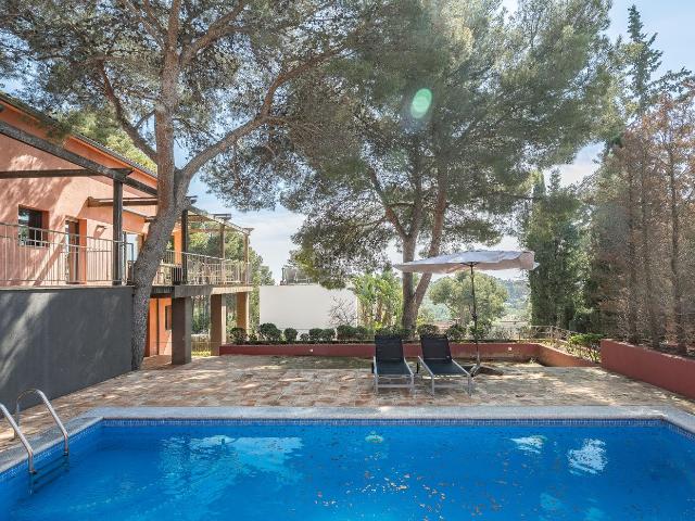 Casa en venta en Castelldefels, Montmar. Espectacular Chalet Independiente en Montemar, Castelldefels. Casas.