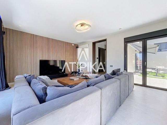 Casa en venta en Castelldefels, Montmar. Exclusiva vivienda de diseño en Montemar, Castelldefels. Casas.