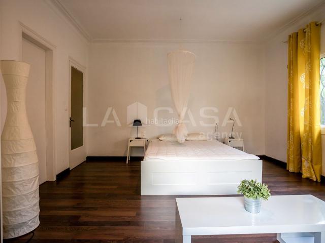 Casa en venta en Castelldefels, Montmar. magnífica casa independiente. Casas.