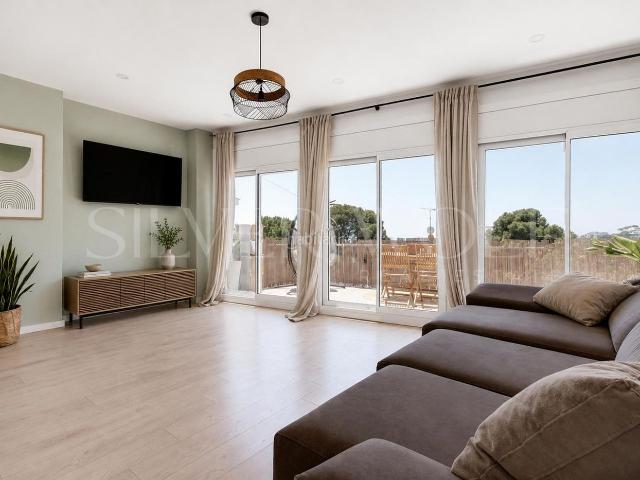 Casa en venta en Castelldefels, Montmar. MIRADOR PRIVADO. Casas.