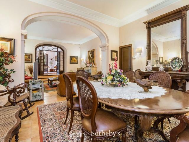 Casa en venta en Castellet i la Gornal. Bodega histórica con viñedos en venta en el Penedès. Casas Castellet i la.