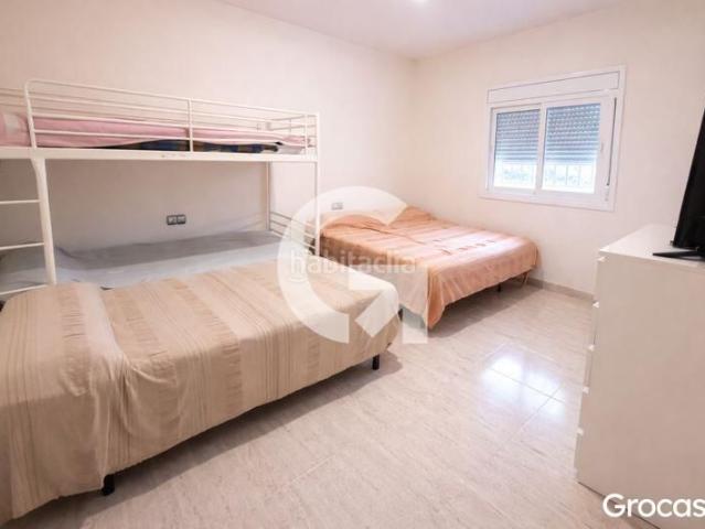 Casa en venta en Castellet i la Gornal. CHALET REFORMADO CON PISCINA. Casas Castellet i la.