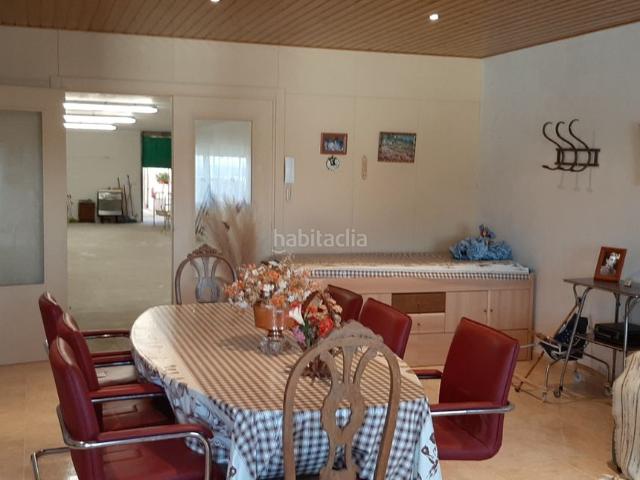 Casa en venta en Castellserà. GRAN CASA EN CASTELLSERÀ CON ENTRADA POR 2 CALLES. Casas.