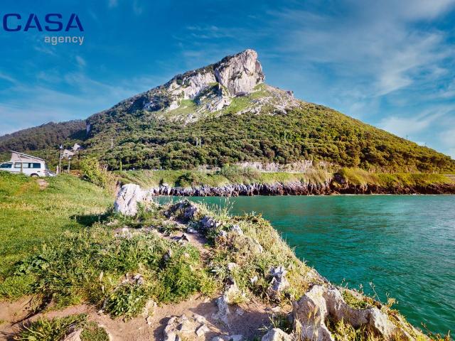 Casa adosada en venta en Castro Urdiales, Oriñón Allendelagua. LA CASA AGENCY VENDE EN ISLARES, MUY CERCA DE CASTRO URDIALES!. Casas adosadas Castro.