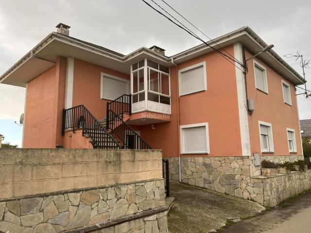Casa en venta en Castropol. SE VENDE VIVIENDA UNIFAMILIAR CON TERRENO EN BARRES. Casas.