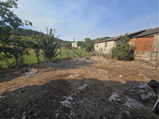 Casa en venta en Castroverde. Casa con Finca de 4.000 m2 edificables en Castroverde. Casas.