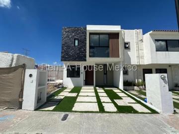 Casa en venta en Capital Sur con 3 hab, 3 Baños, Queretaro, Mexico