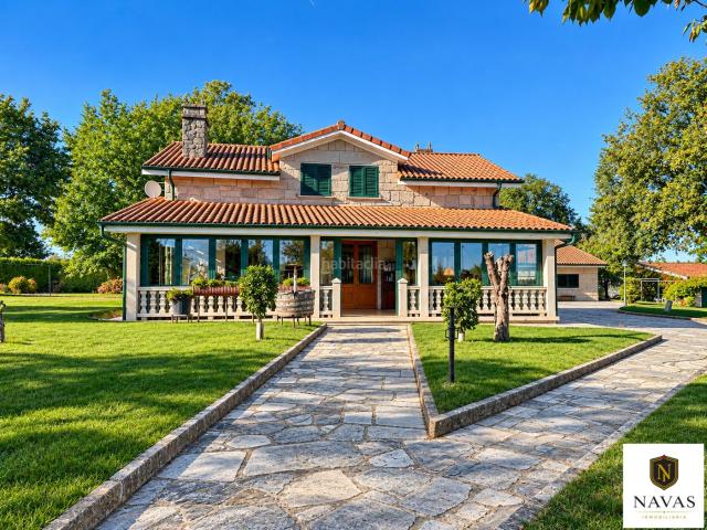 Casa en venta en Carballiño O. Casa de piedra con finca de 5.606 m² y segunda casa en O Carballiño. Casas Carballiño.