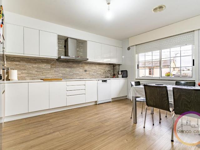 Casa en venta en Carballo. CASA para ENTRA a VIVIR con TERRENO en Ardaña Carballo por 299.990!. Casas.