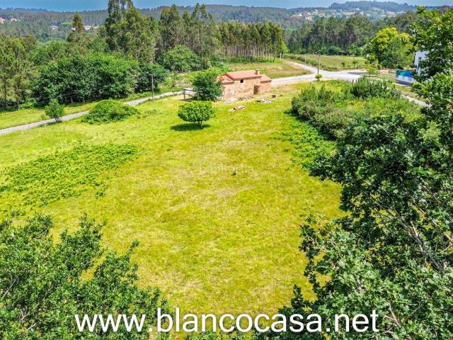 Casa en venta en Carballo. CASA para REHABILITAR y con 6.676m2 de TERRENO con proyecto iniciado en Sofán CarballoA Coruña!. Casas.
