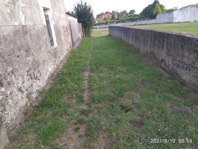 Casa en venta en Carballo. Casa para reformar en zona residencial en auge, a un paso del centro de Carballo. Casas.