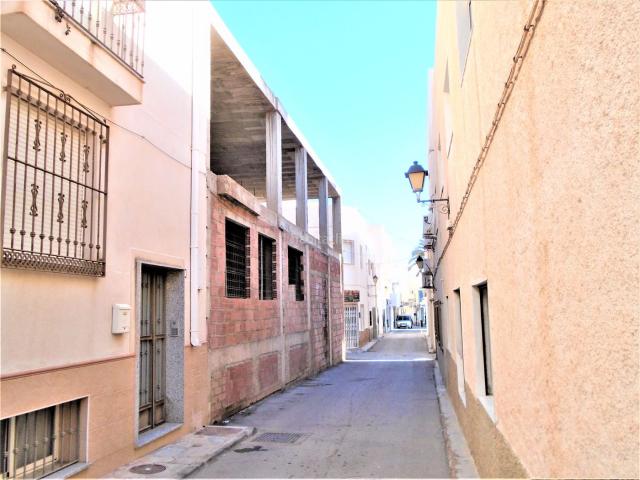 Casa en venta en Carboneras. Casas.