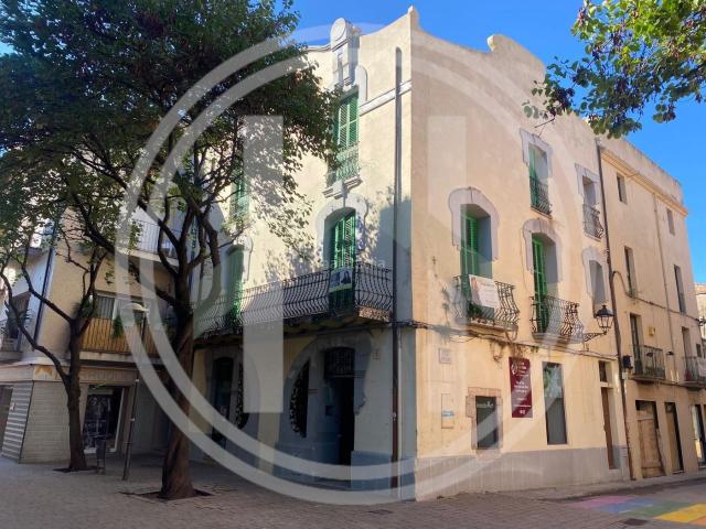Casa en venta en Cardedeu. Magnífica Casa Modernista con jardín del arquitecto Manuel Raspall. Casas.