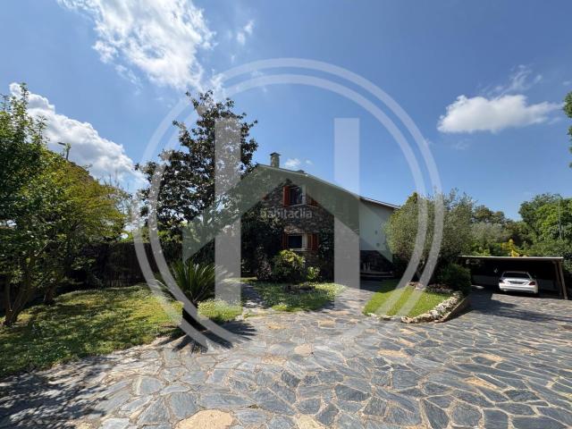 Casa en venta en Cardedeu. Casa de Somni amb jardí i piscina al centre de Cardedeu. Casas.