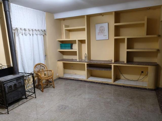 Casa en venta en Cardeña. A. Oportunidad Única Casa de Dos Plantas en el Corazón de Cardeña. Casas.
