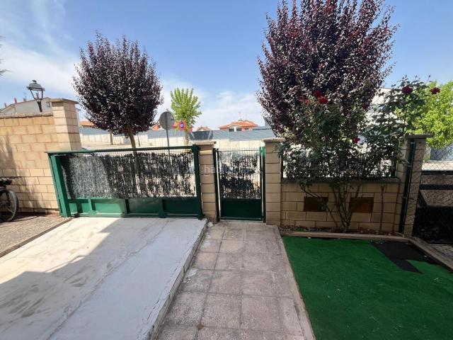 Casa en venta en Cardeñajimeno. Casas.