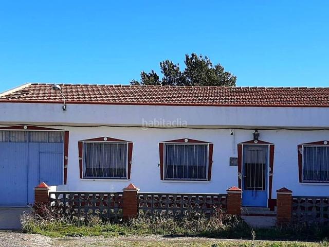 Casa en venta en Cariñena. Chalet independiente en Cariñena parcela de 955 m. Casas.