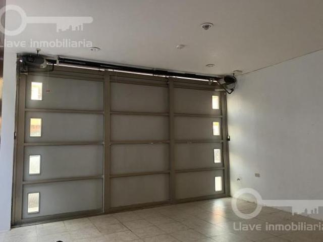 Casa en Venta en Carlos Aguirre, Fracc. Privada Paraiso, Coatzacoalcos, Ver
