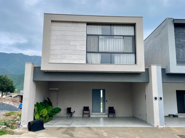Casa en venta en carretera nacional