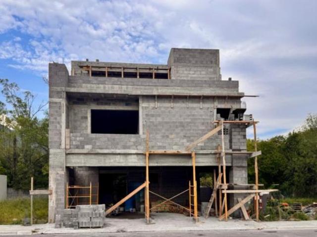 Casa en Venta en Carretera Nacional en Monterrey, NL