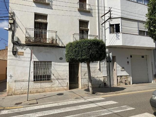 Casa en venta en carretera Nova, Alcanar, de 270 m² 3 habitaciones por 99.000