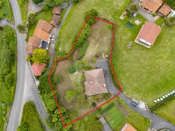 Casa en venta en Carreño. PERLORA, casa independiente con preciosa parcela de 2.200 metros cuadrados, bien orientada y perfectamente cerrada. Presentamos un. Casas.