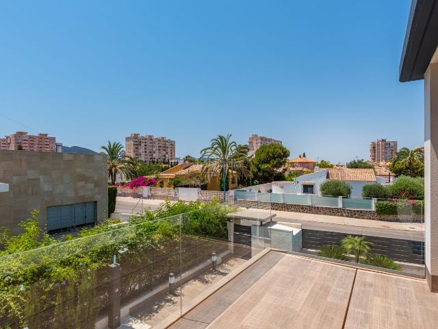 Casa en venta en Cartagena, Playa Honda Playa Paraíso. Ubicado en la exclusiva zona de Playa Paraiso, este conjunto de 13 viviendas independientes ofrece un entorno privilegiado a tan s. Casas.