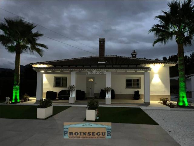 Casa en venta en Cártama, Cártama pueblo. Casa o chalet independiente en venta en A7059, 114. Casas.