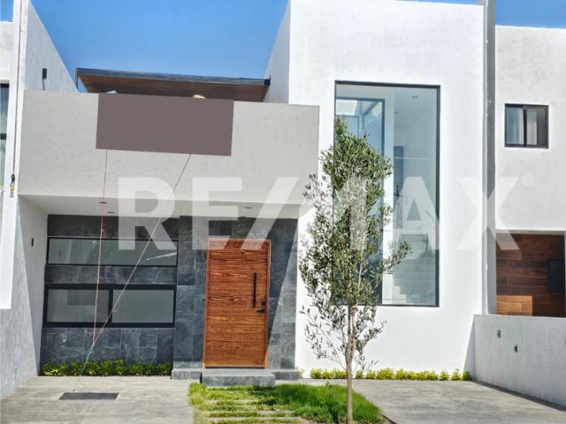 Casa en venta en cañadas del arroyo
