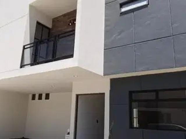 Casa En Venta En Cañadas Del Arroyo Con 4 Rec, Sala De Tv Y